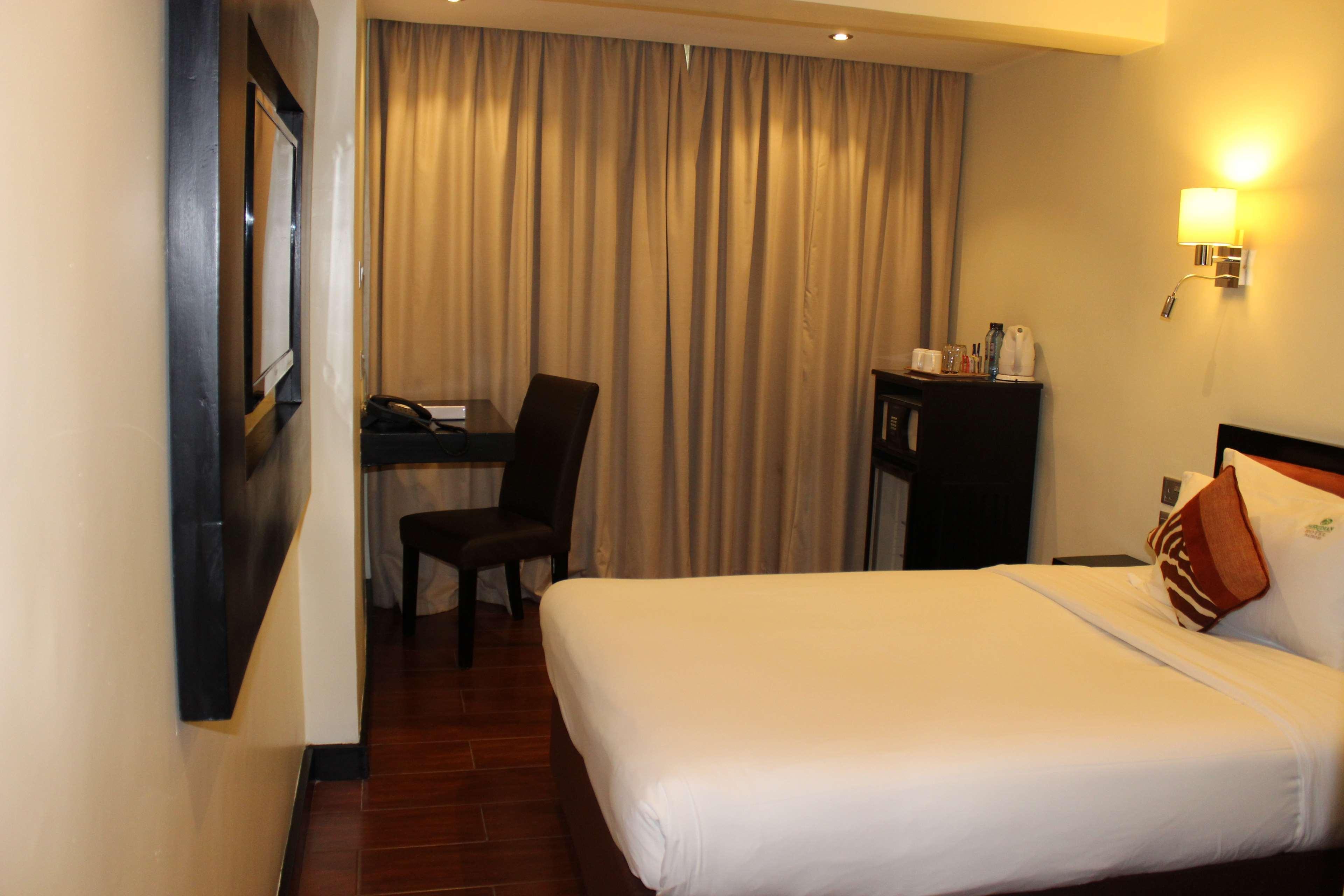 Best Western Auray Le Loch Екстериор снимка