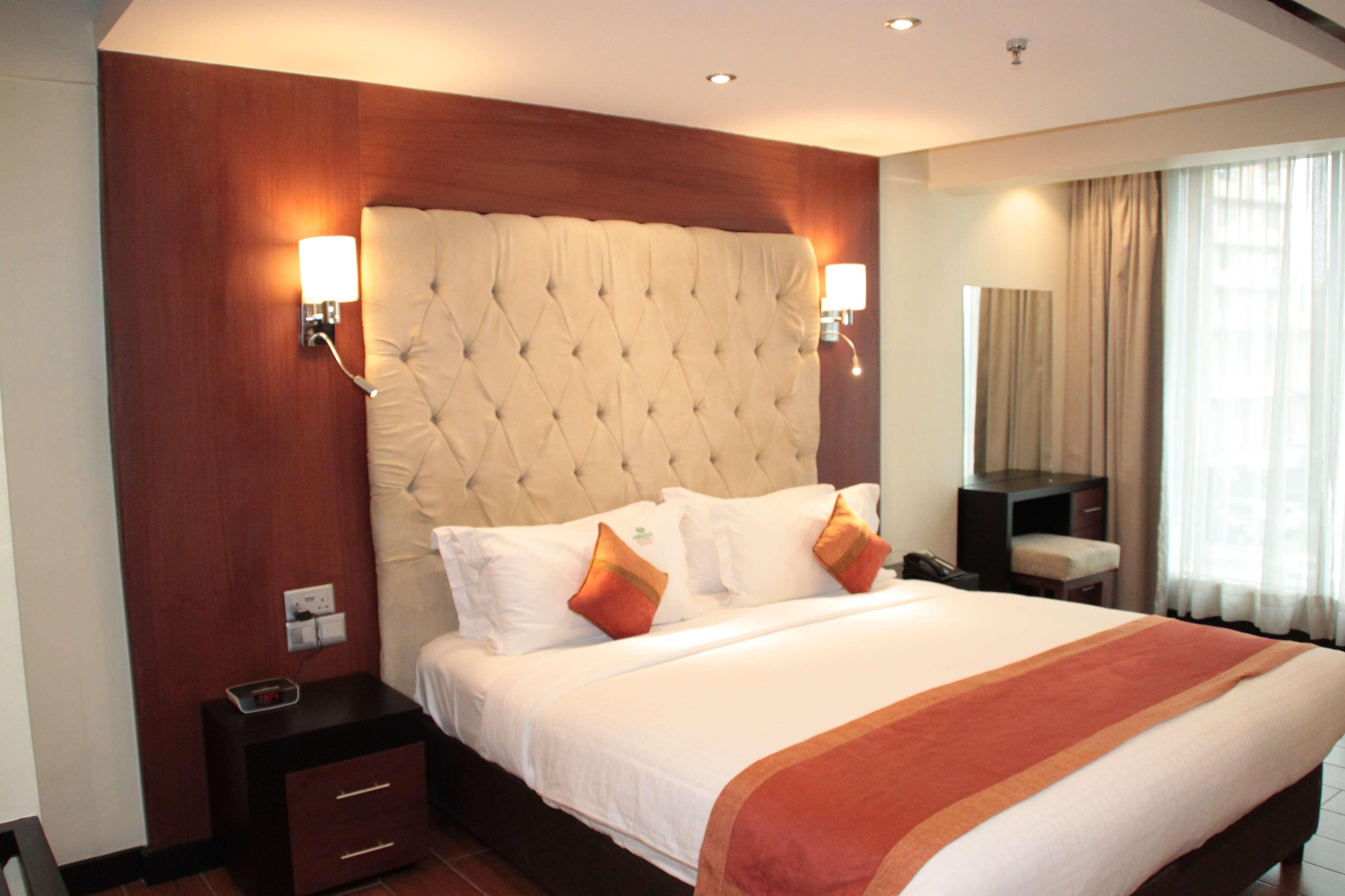 Best Western Auray Le Loch Екстериор снимка