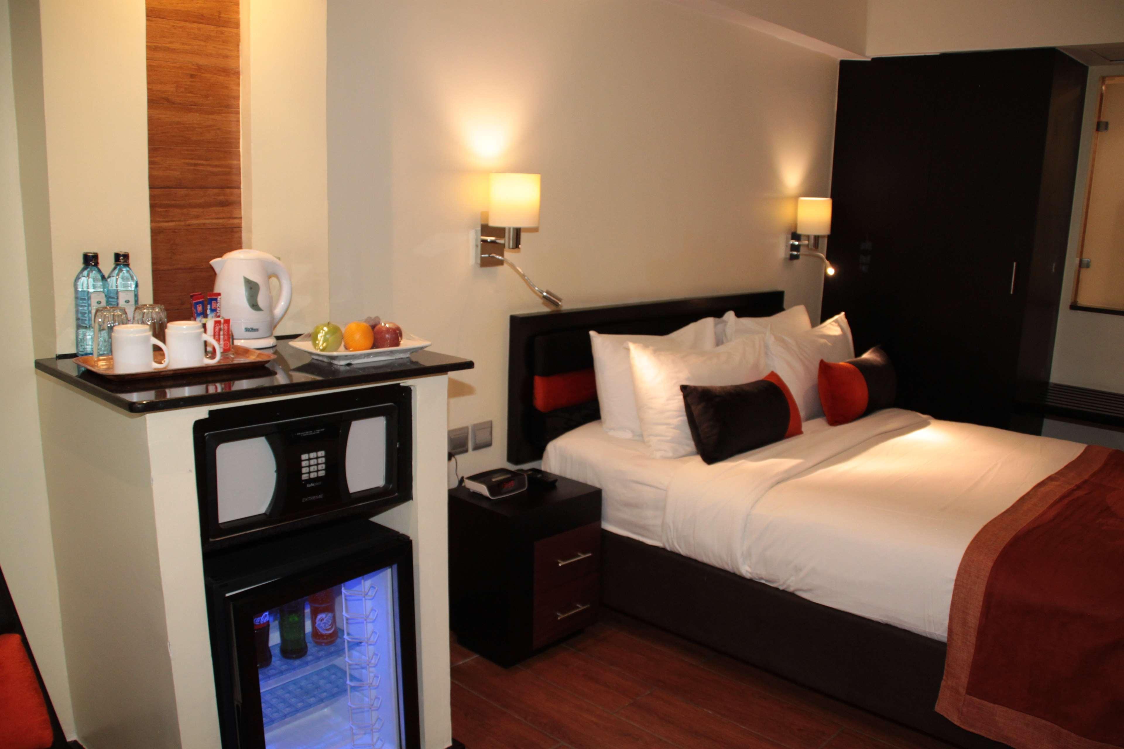 Best Western Auray Le Loch Екстериор снимка